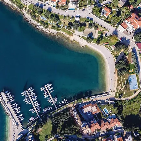 Cozy Apartment In Pula With Wifi Pula