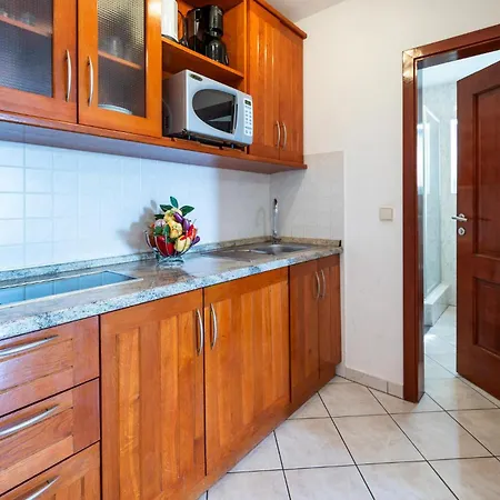 Apartman Cozy Apartment In Pula With Wifi