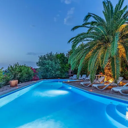 Apartman Cozy Apartment In Pula With Wifi