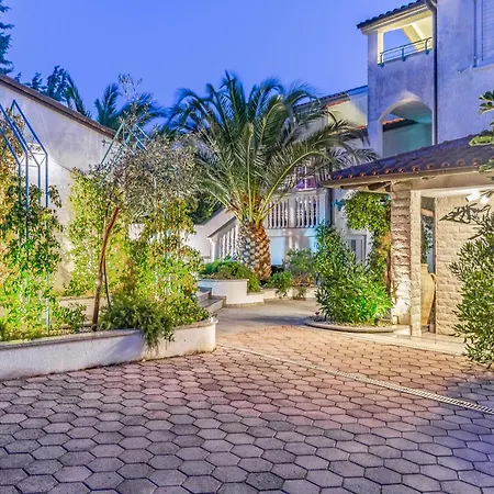 Cozy Apartment In Pula With Wifi Apartman Pula