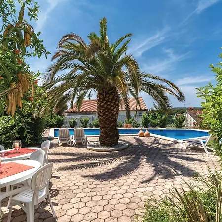 Apartman Cozy Apartment In Pula With Wifi Pula