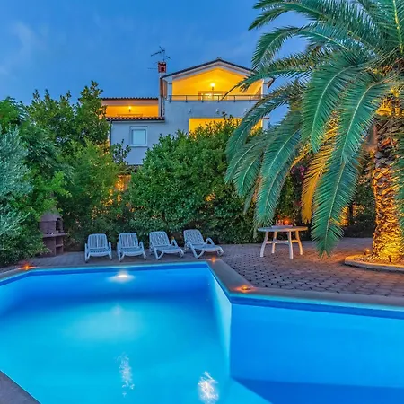 Cozy Apartment In Pula With Wifi
