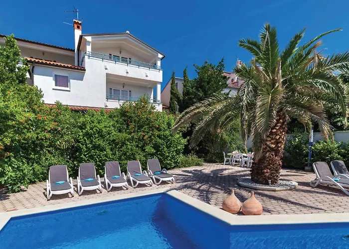 Апартаменты Cozy Apartment In Pula With Wifi *