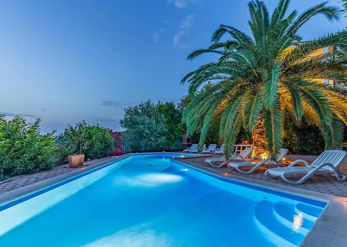 Апартаменты Cozy Apartment In Pula With Wifi