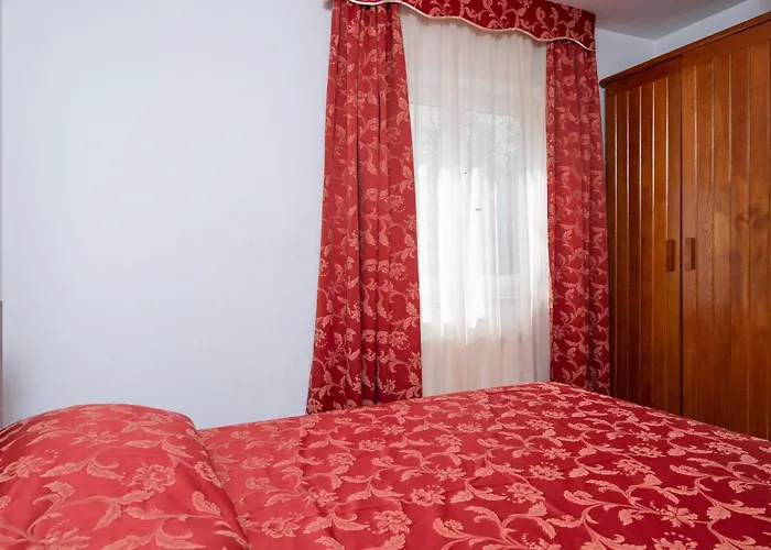 Апартаменты Cozy Apartment In Pula With Wifi