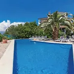 Stunning In With Wifi Apartament Pula