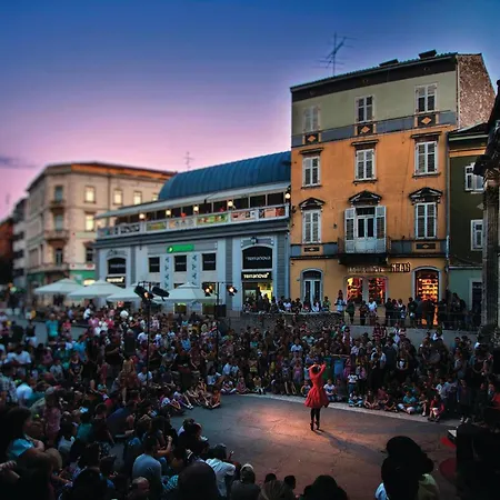 Cozy In With Wifi 아파트 풀라