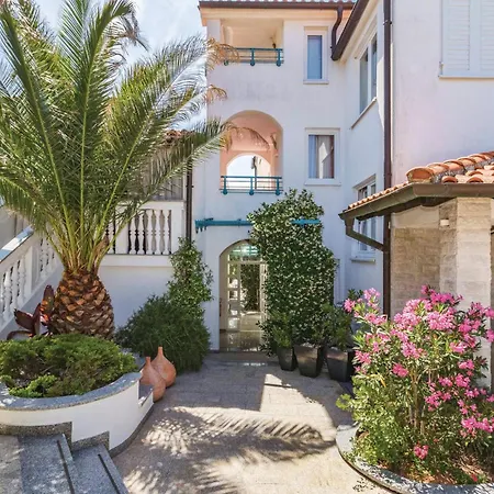 Appartamento Stunning In With Wifi Pola