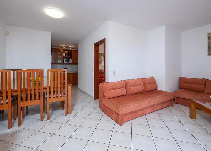 Cozy Apartment In Pula With Wifi *
